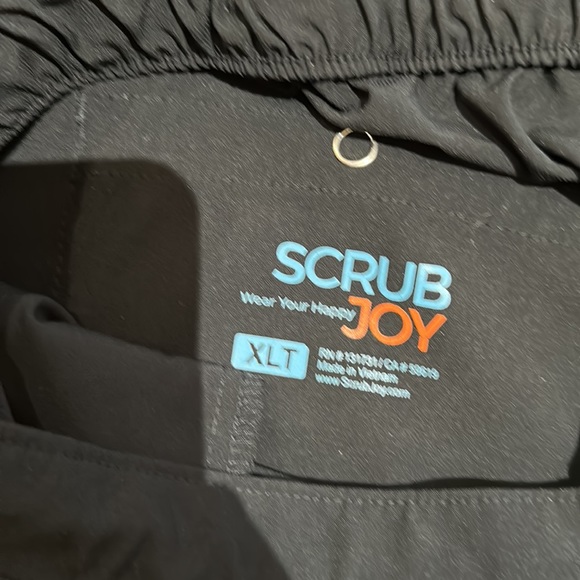 Scrub joy black XL top and XLT pants - Picture 2 of 3